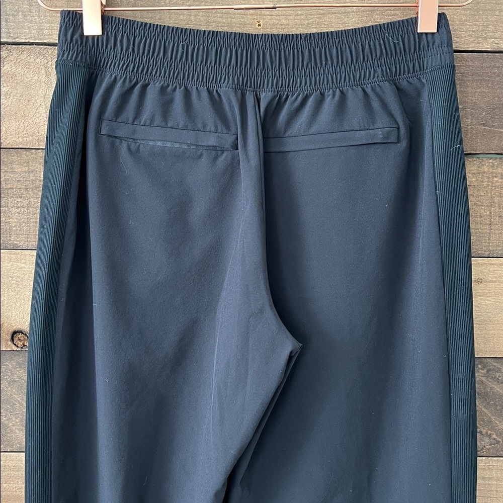 Athleta Women's Brooklyn Legacy Mid Rise Jogger in Black Size 6 - Picture 7 of 9